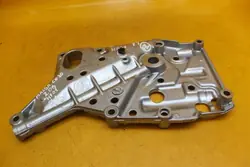 Mazda Öljypumpun Kiinnike OEM 10406 S5209
