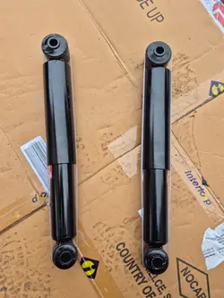 MAGNUM AGX061MT Takaiskunvaimentin Astra H/Zafira
