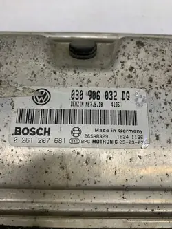 Contrôleur de moteur VAG 030906032DQ 0261207681
