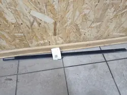 Bakrutslist vänster OEM JUT82046