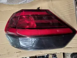 Nissan OE 265506FP0A Luz Trasera