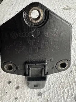 Sensor de nível de óleo Audi 03L907660B