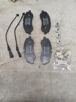 Plaquettes de frein avant OEM 2600764 Ford Transit 14-/Custom12-