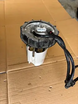 Capteur Niveau Carburant AV61-9275-BE Ford Focus III