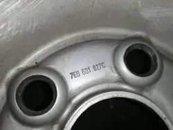 VW främre höger stötdämparfäste OEM 7E0601027C
