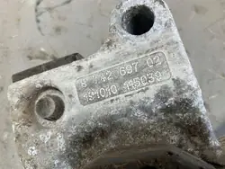 Suporte de caixa BMW OEM 131010115039 - Usado