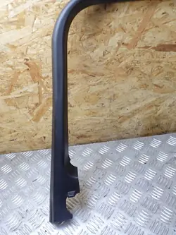 Jaguar F-Pace Bakrutslist OEM HK8325514A Höger