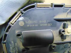 Motor de limpador dianteiro esquerdo VW Golf Plus 5M0955119C