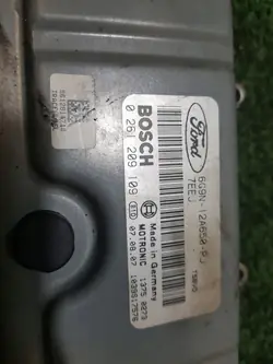 Ford Mondeo MK4 Moottoritietokone OEM 0261209109