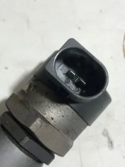 Rampe d'injection Audi A8 S8 D3 OEM 057130090L