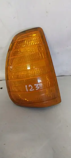 Clignotant avant droit Hella KIERUNKOWSKAZ/SDV01913