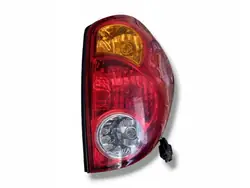 Luz trasera derecha Mitsubishi L200 4 2009 8330A156