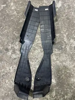 Vasen lokasuojakotelo Kia Niro I 84159-G5000