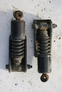 OEM 123890192 Ohjaamon vaimennin Mercedes Atego Axor - 2 kpl