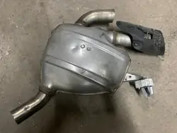 Porsche Macan 95B Pakoputken Vaimennin OEM 95B253611D