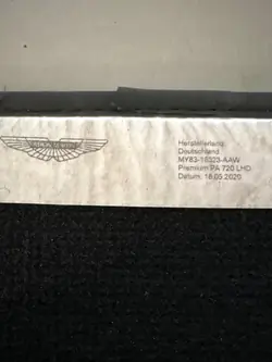 OEM MY83-18323-AAW Aston Martin DBX Teppichmatte