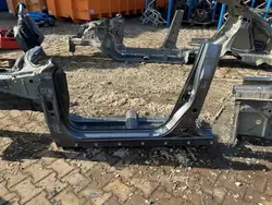 Soleira esquerda OEM DG26948 para Honda Civic X 17-