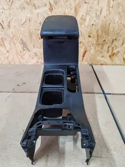 Suzuki Vitara III Armstöd OEM Del - Begagnad