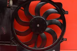 Ventilateur OEM 8240289 pour MINI Cooper R50 1.6 16V 116 ch