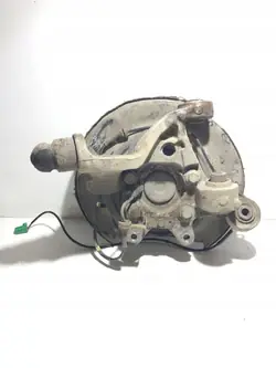 Volvo V70 taka-akselin navan OEM 920062 - Käytetty