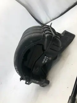 Colector de admisión Mazda CX-3 OEM PE27HW3694 2.0L