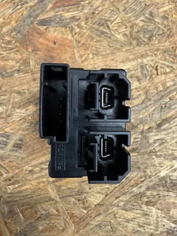 Prise USB Ford Puma 2022 OEM HS7T14F014AE