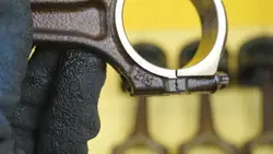 Kolben Pleuel Satz OEM A12XER für Opel Corsa D