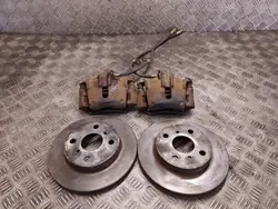 Bromsskivor + Belägg + Bromsok Fram Toyota Yaris