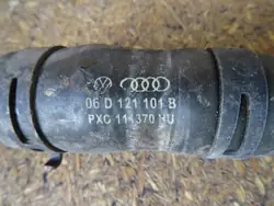 AUDI A4 B7 2.0 TFSI Wasserleitungen 06D121101B 06F121057D