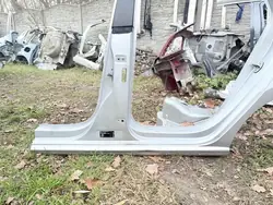 Soleira traseira esquerda VW Polo 6R 2009-2017 OEM 6R4809843A