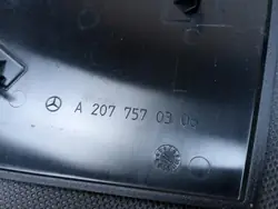 OEM NUMER88 A2077570506 Cache Charnière Toit Gauche