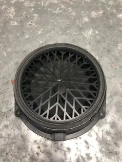 Audi Q5 takaoven kaiutin OEM 8R0035411A