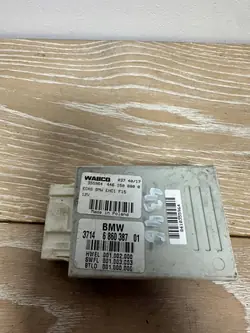 Module suspension air BMW X5 OEM 6860387 - Occasion