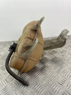 Réservoir de nivellement Jeep OE FOB25684 Usagé