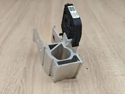 Linker Radiatorbevestiging OEM 8738927 BMW