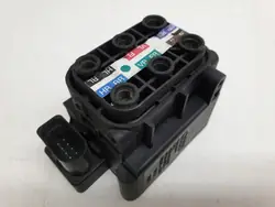 Audi A8 D4 Venttiilijakaja OEM 4H0616013D