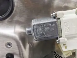 Régulateur de vitre avant Mercedes-Benz C W204 OEM A2048210651