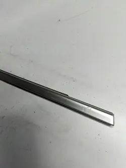 Volvo V40 II 12-19 Höger bak kromskrapningslist OEM 31278605