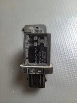 Bougie de préchauffage Kia OE OEM 368302UTL0 Sportage 1.6L