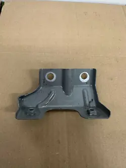 Voorste linker spatbordbeugel OEM 571821151 - VW Tiguan