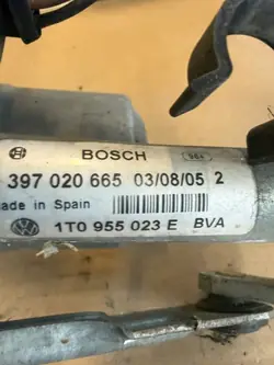 Ruitenwisser mechanisme rechts VW Touran 1T0955024E