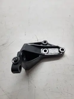 Suporte de fixação dianteiro direito Iveco Daily OEM 5801260396