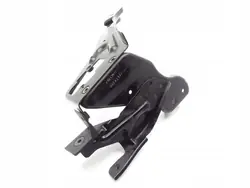 Oikean puolen ajovalon kiinnike A2046201291 Mercedes C180 W204