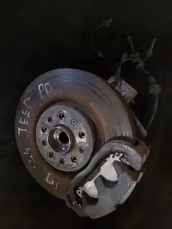 Snodo anteriore destro JEEP CHEROKEE 2019 68141887AC