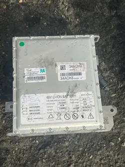 Batería de tracción HEV/EV Peugeot 3008 III usada OEM 9861930880