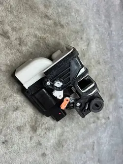 KIA PICANTO DEURSLUITING LINKER ACHTER 814201Y020