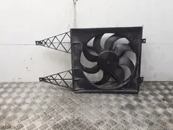 VW Polo jäähdytinpuhallin OEM 6Q0121207 diffuusorilla