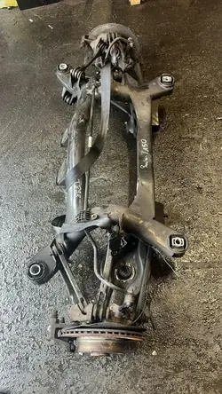 Essieu arrière BMW Série 3 2019 OEM 33318831018