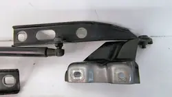 Audi OE 8R0823359 Atuador do Capô - Usado