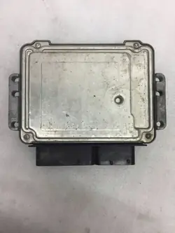 Unidade de Controlo Opel Astra III H OEM 0281012122 - 1.9 CDTI